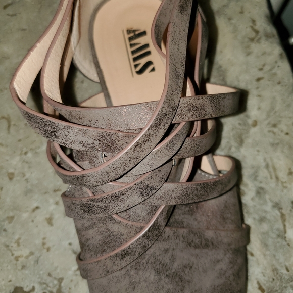 Gorgeous Booties - Picture 4 of 7